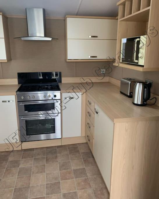 Jems Hot-Tub Getaways 8 Berth At Tattershall Lakes Exteriör bild