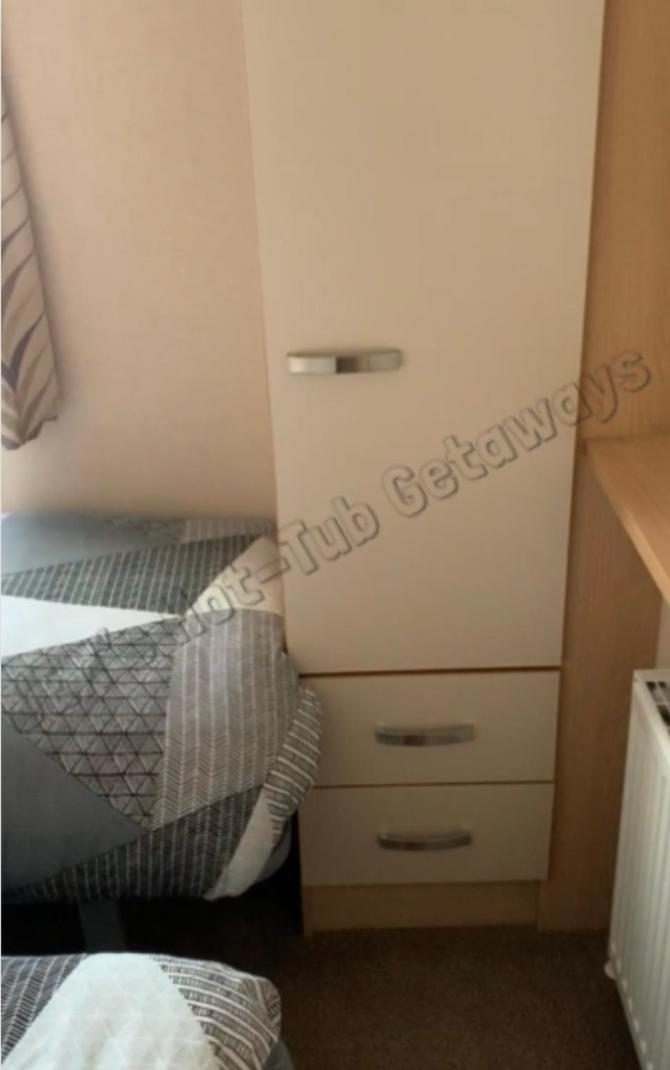 Jems Hot-Tub Getaways 8 Berth At Tattershall Lakes Exteriör bild